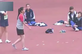 小学女子学校田径甲组跳高比赛，这高度还行吧视频封面