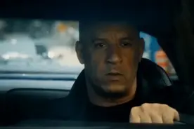 速8：2000匹马力什么概念？被5辆豪车围攻，还是可以溜掉视频封面