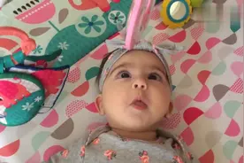 小宝宝真的太可爱了，那水汪汪的大眼睛盯着妈妈简直太萌了视频封面