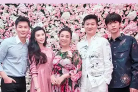 娱乐资讯：范冰冰范丞丞罕见家庭旧照曝光 网友：一家人都很像视频封面