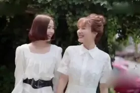 谢娜手挽男助理聊得嗨 也不怕张杰吃醋？视频封面