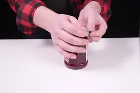 瓶盖拧不开怎么办？一条宽胶带帮你解决视频封面