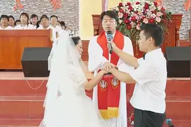 广东小伙结婚，在教堂举行婚礼，第一次见，很神圣隆重！