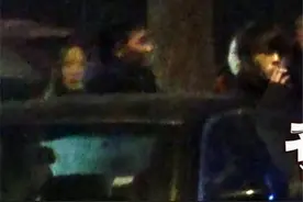 华晨宇街头抽烟 开兰博基尼变霸道总裁图片