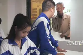 陈翔六点半：球球要跟猪小明分手，理由太奇葩了，外面有人视频封面