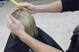 国外发型师实力演绎女士短发裁剪，技术一级棒！视频封面