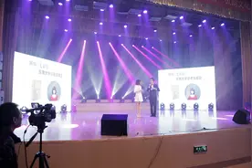 阿悄携新书南京签售 人气爆棚书店售罄图片