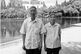 为解乡愁八旬老人花毕生积蓄重修故乡双塔图片