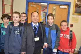 潍坊四中校长韩忠玉的三块石头图片