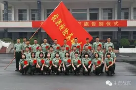 使命未竟，征衣不解！“铁军”某旅数百名推迟退役老兵光荣离队图片