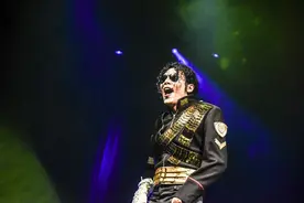 王杰克逊空降加拿大华人春晚献MJ舞资图片