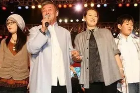 盘点拥有双胞胎子女的明星，汤镇业基因强大图片