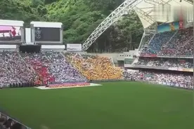 叫不对名字就不出来，驻港三军仪仗队霸气，香港市民欢呼雀跃