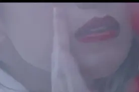 田馥甄大红唇演绎《矛盾》