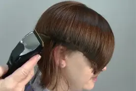 美女姐姐挑战男士发型，剪完后，又帅气又有个性