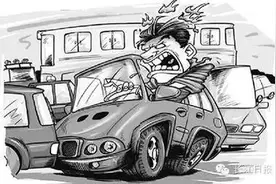 回家路上，这两个司机的行为要不得！开车的武汉人都看看图片