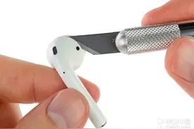 “暴力”拆解AirPods 坏了基本上就报废了图片