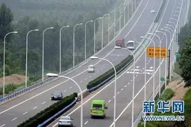 追问｜郑少高速投资千万装路灯，13年来却从未亮过！弄啥嘞？图片