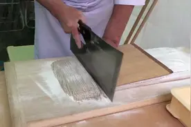 自家做面条切不好怎么办，你要跟着店家学学了，这方法厉害了！