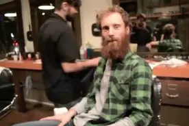 络腮胡真的很耽误大叔变型男！刮完胡子真的变帅了视频封面