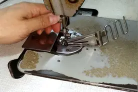 工业缝纫机家用老式缝纫机拉筒包边器安装方法，师傅讲解非常详细