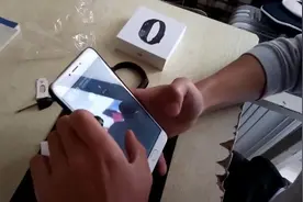 小米手环2开箱视频视频封面