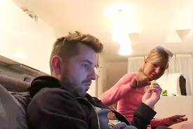 国外小伙恶搞视频，你被这样电击过吗？视频封面