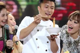 泪流满面！谢霆锋在演唱会上只煮面不唱歌 粉丝们大呼受骗