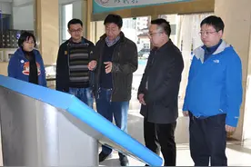 援阿前指深入阿坝县人民医院视察调研图片