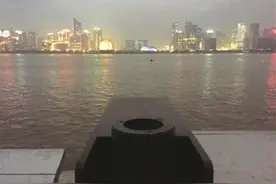 杭州装14台望远镜供人免费观江景，当天就失窃被迫全部拆光图片