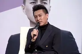 李健与靳东这段对话李健一分钟帮靳东圆了三次场李健太累了！视频封面