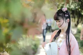 小说：少帅99次当街求婚惨被拒，看清女子真容后，众人直呼：活该图片