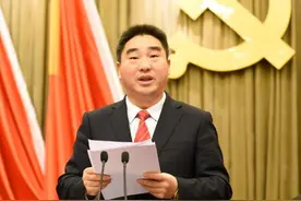 潼南区委新领导班子产生 辛国荣当选区委书记图片