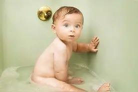 宝宝小手“乱自摸”，真的没关系吗？图片