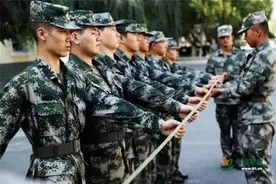 热点｜青年拒服兵役跑回家，2年不得复学罚款5万元图片