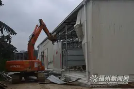 闽侯甘蔗出动300多名工作人员 拆除1500平米违建图片