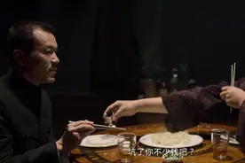 先趁热吃七个饺子，再煮七个
