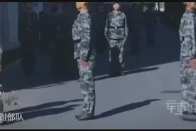 新兵到部队刚开始训练就痛哭流涕，究竟是怎么了？视频封面