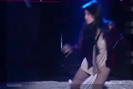 刘亦菲邓超同台跳舞，惊艳全场！视频封面