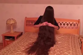 小姐姐长发留了20多年，披头散发的时候，美翻了