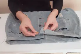 牛仔外套不穿了不要扔，老师傅教你这样改，穿上时尚又漂亮视频封面