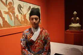 穿上汉服看敦煌展 成都博物馆来了“时光旅行团”图片