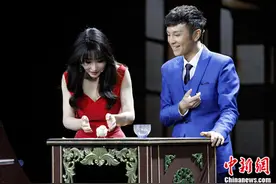东方春晚彩排现场傅琰东变魔术遭柳岩质疑图片