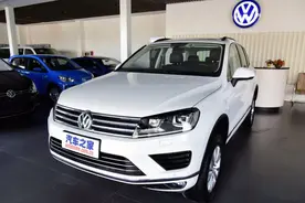 春晚捧红的喜剧新星小沈阳最新座驾：大众旗舰版途锐，车厢很奢华图片