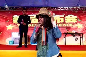 乞丐歌手韦文学现场连串三首，很好听！