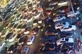 西双版纳遇史上最堵黄金周图片