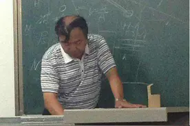 搞笑囧图 这位大哥将他的焊接面具改装了一下 有什么亮点图片