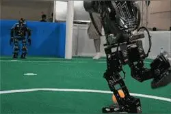 日本一机器人虐遍梅西C罗，机器人足球队战胜人类并不遥远？图片