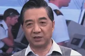 张召忠：美国军官在任何一个岗位不能超过三年，干得再好也要换视频封面