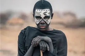 恐怖！吃猴子抽大麻 探秘非洲原始部落的真实生活图片